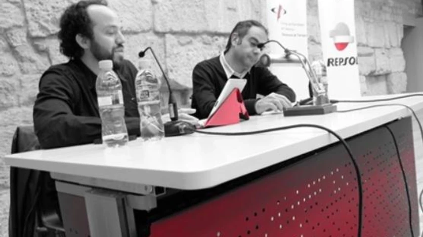 Esteve Giralt i Toni Clapés, durant la xerrada. Foto: Laura Casadevall