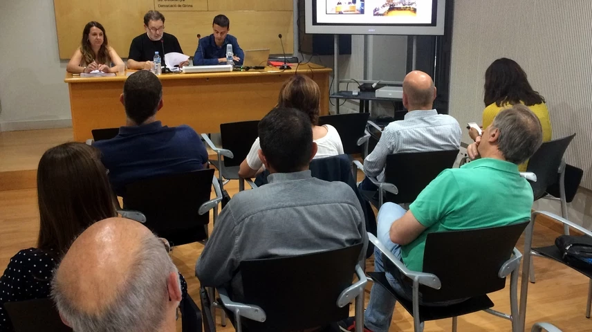 Un moment de l'assemblea informativa de Girona.