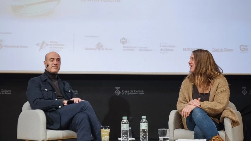 Tomàs Molina i Cristina Valentí, en un moment de la conversa.