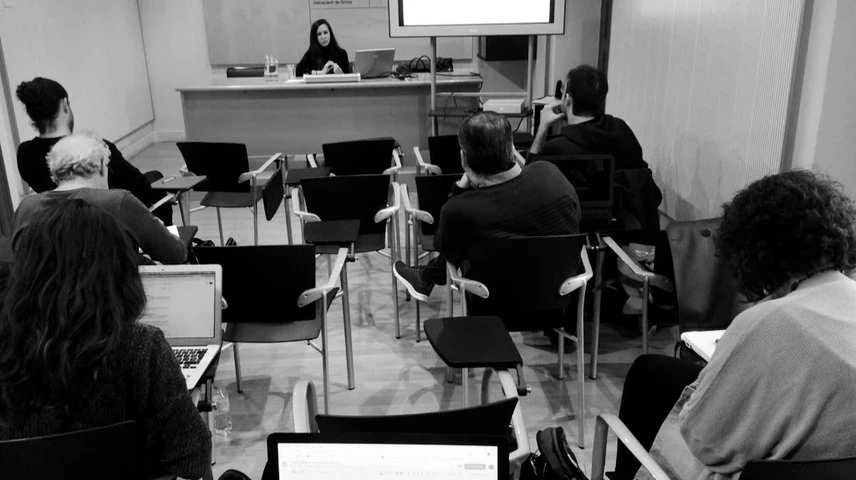 El curs "Com treballa un reporter freelance" a la seu de Girona. 