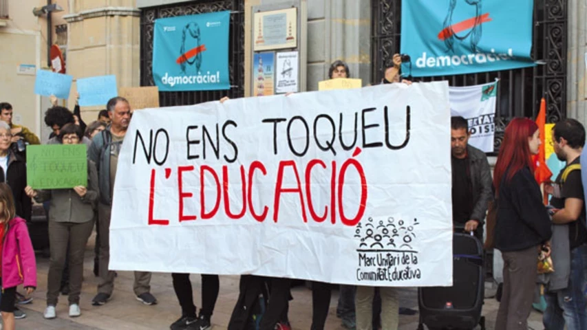 manifestacio-educativa-igualada-veuanoia-escola.jpg