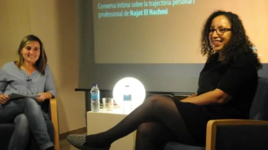 L'escriptora amb la periodista Susana Paz