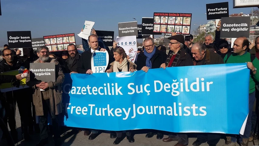 periodistes-turcs.jpg