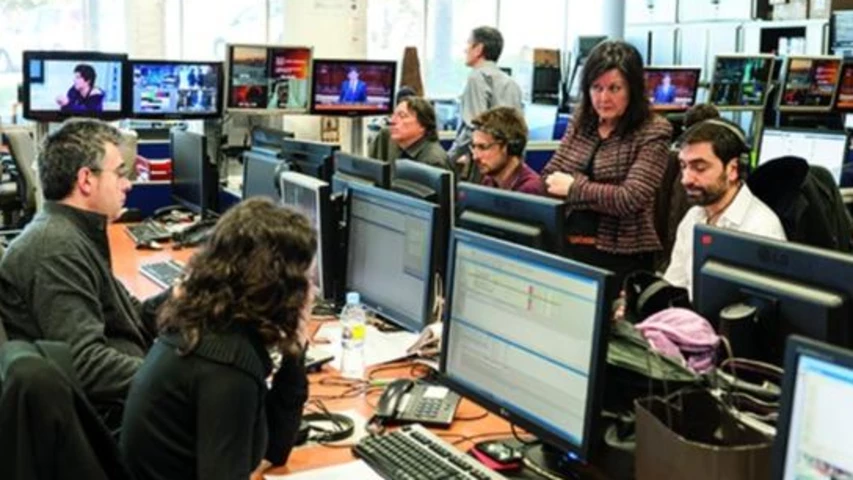 Un grup de periodistes de TV3 durant una jornada de treball (Foto: Vicente Pruna)