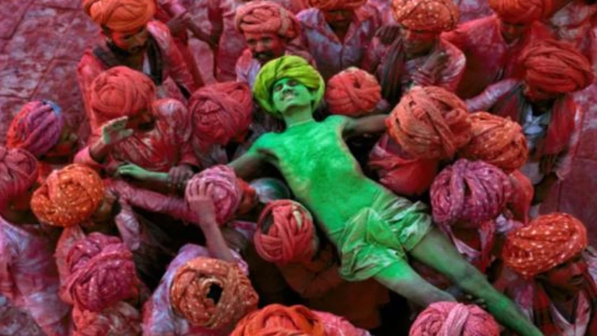 Festival Holi al Rajasthan, India al 1996. Foto: Steve McCurry