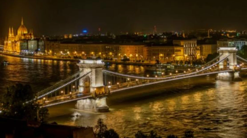 szechenyi-chain-bridge-budapest-night.jpg