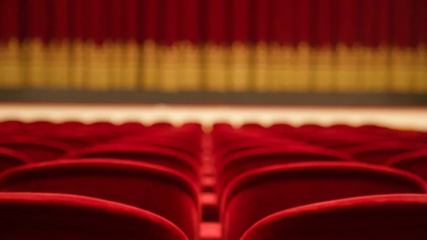 teatre-descompte-quatre-dones-sol.jpg