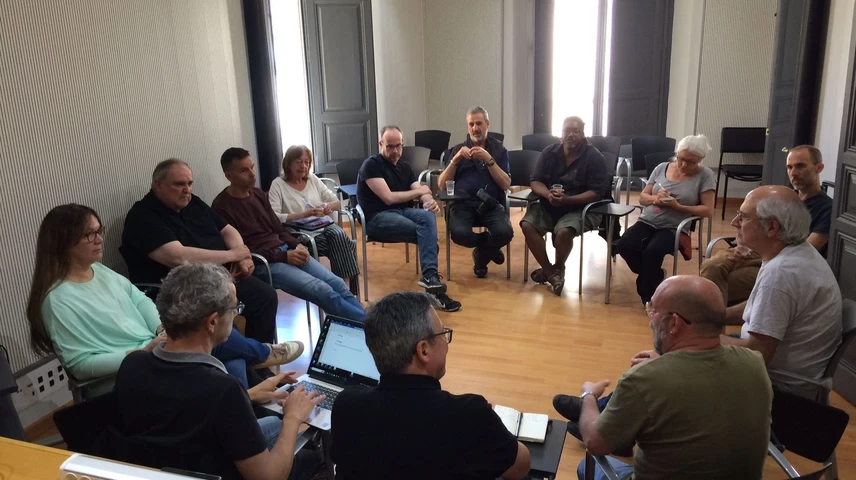 Els participants a la trobada amb fotoperiodistes de Girona.