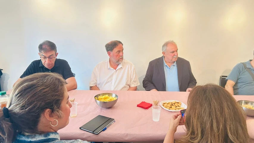 Oriol Junqueras i Jordi Grau, a l'inici del vermut "Off the record".