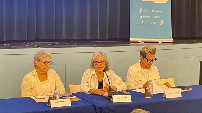La taula rodona "Hi ha biaix de gènere en el periodisme actual?", amb Angelina Salut, Marta Corcoy i Angels Bronsoms.