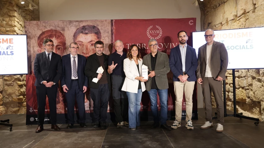 guanyadors i autoritats de la tercera edició del Premi Periodisme Salut i Drets Socials