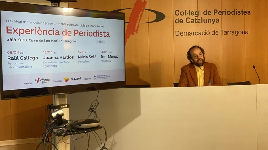Esteve Giralt, president de la demarcació de Tarragona, presenta l'Experiència de Periodista.JPEG