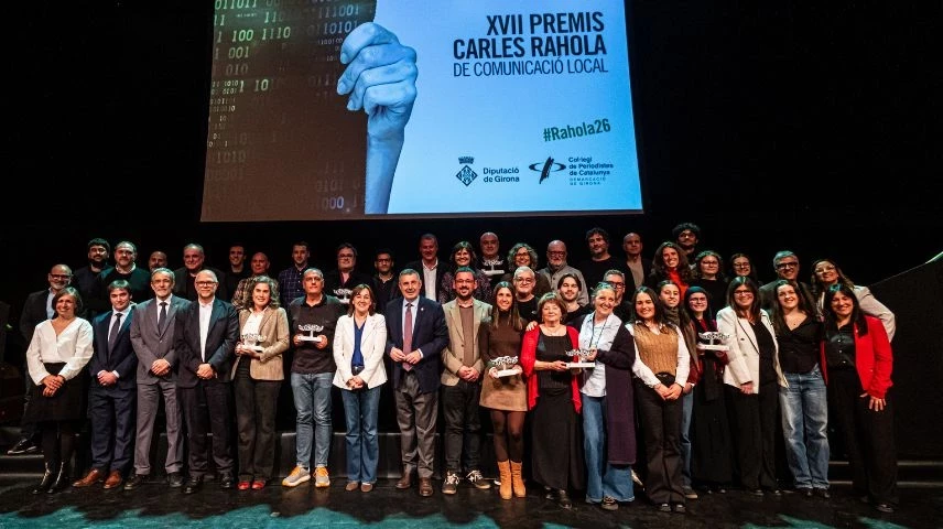 Foto de família de guanyadors, finalistes i autoritats. 