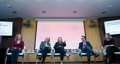 D'esquerra a dreta: Lourdes Ballarín, Carme Colomina, Maria José Recoder, Joan Vives i Sara Sans. 