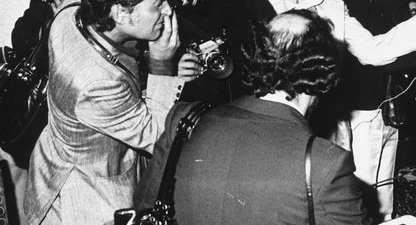 Salvador Dalí i els periodistes protagonitzen una taula rodona a Figueres.