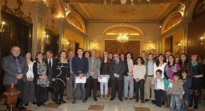 Els guardonats amb les autoritats. Foto: Hermínia Sirvent