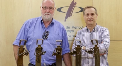 Xavier Raventós, autor de les Mosques 2013, i Narcís Genís, president de la Demaració de Girona del Col·legi