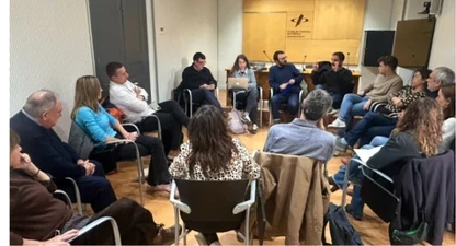 La trobada va tenir lloc a la sala Miquel Diumé del Col·legi de Periodistes de Girona.