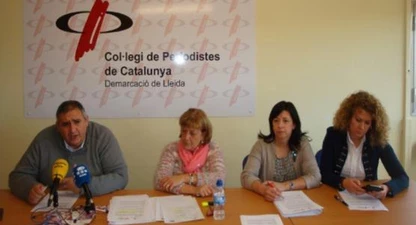 Quatre dels membres del jurat: Rafa Gimena, a l'esquerra, i al seu costat Sara Mestres, Isabel Hornos i Roser Perera.