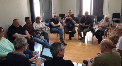 Els participants a la trobada amb fotoperiodistes de Girona.