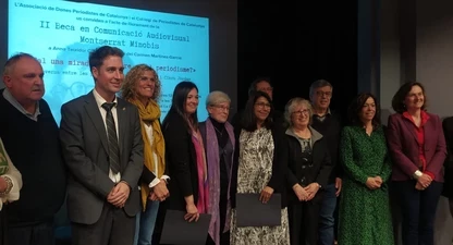 Els protagonistes de l'acte del lliurament de la II Beca Montserrat Minobis. 