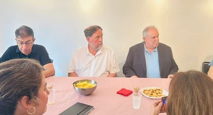 Oriol Junqueras i Jordi Grau, a l'inici del vermut "Off the record".