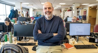 Va debutar en un programa infantil de Ràdio Joventut amb 10 anys. Cinc dècades després, Jordi Basté és el periodista més escoltat de la ràdio catalana.
