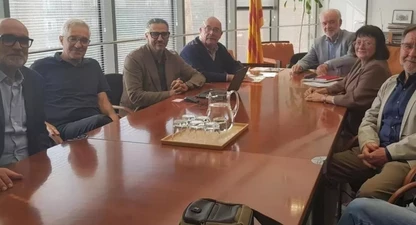 Membres de Xarxa7 amb el secretari de Mobilitat, Manel Nadal